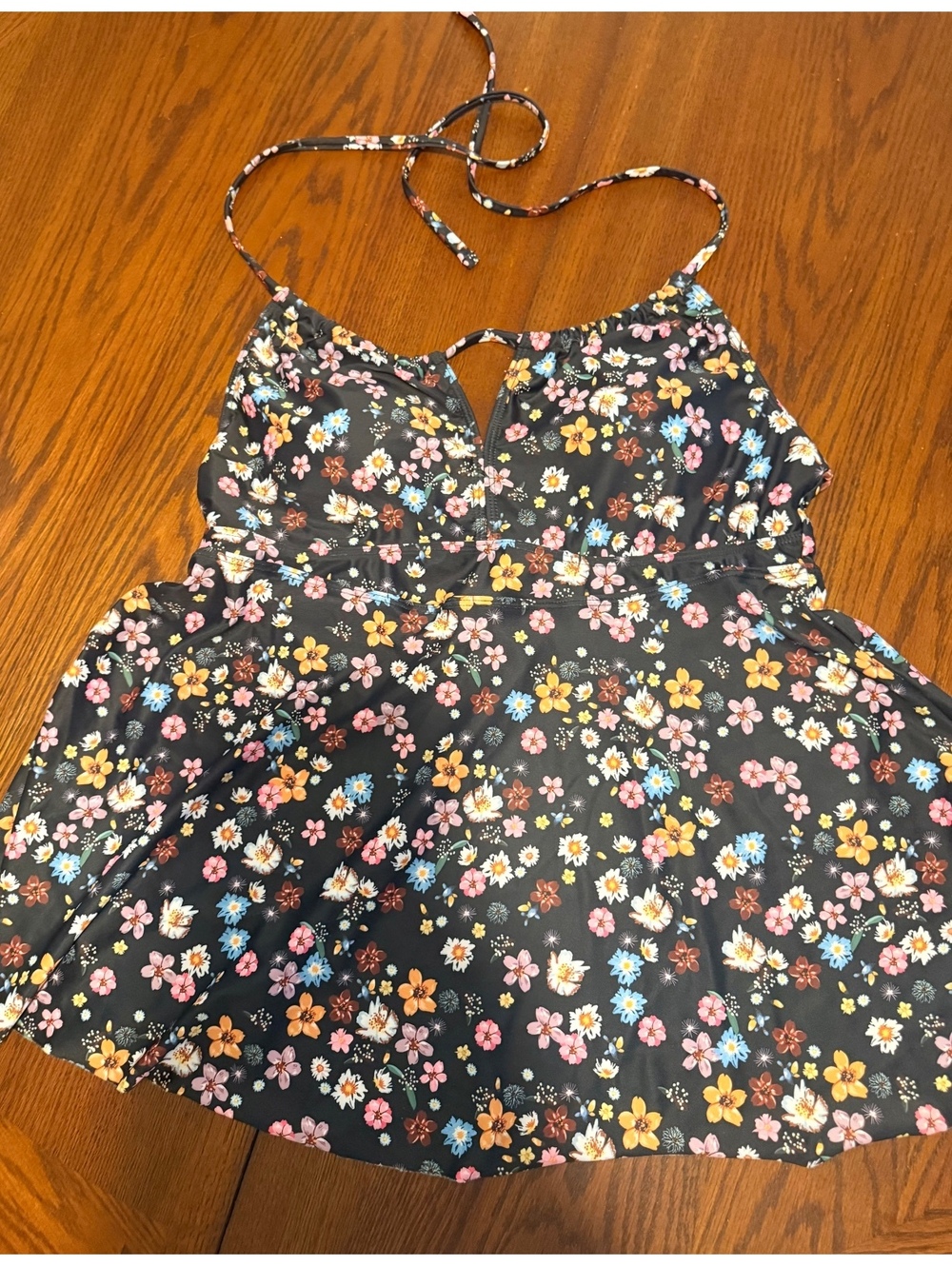 Women’s Plus SHEIN 2X Floral Halter Keyhole Flowy Tankini Top Black Flowers